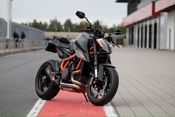 KTM 1290 Super Duke R 29 of 29