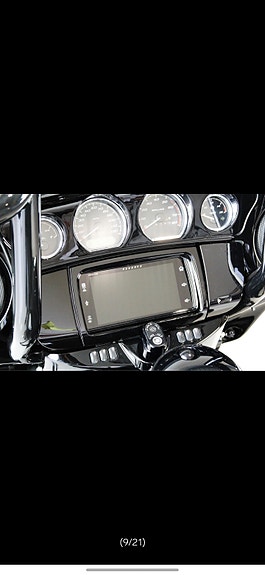 Harley-Davidson Street Glide Special Custom Black Edition 9 of 21