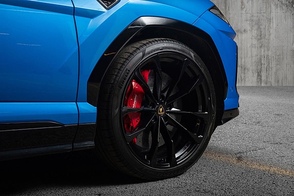 Lamborghini Urus 18 of 30