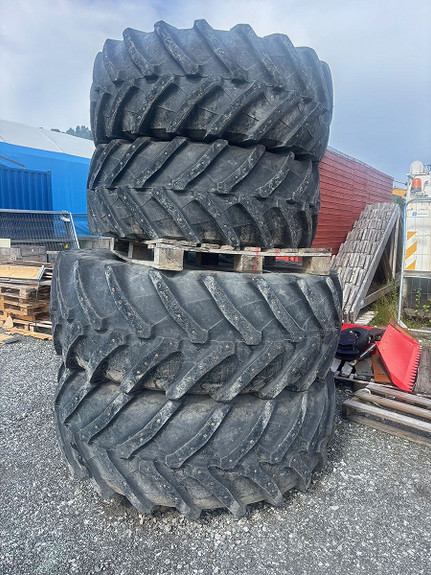 Valtra Trelleborg TM800 til T-serie, kr 40 000,-