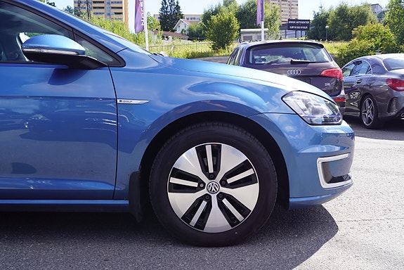 Volkswagen e-Golf VII 6 of 30