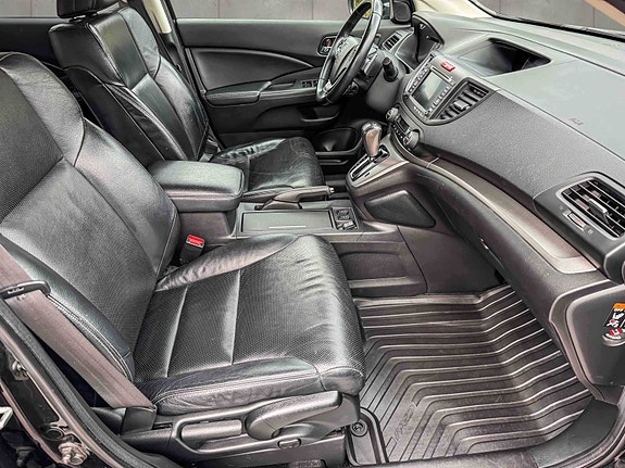 Honda CR-V 9 of 16
