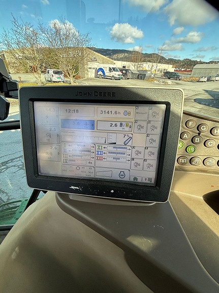 John Deere 6125R 50 KM, Trinløs, GPS ready, laster 2013, kr 749 000,-