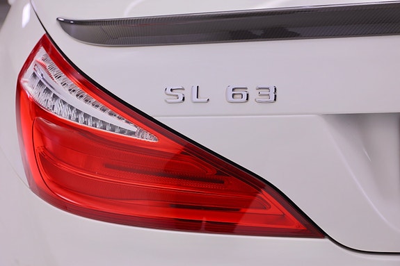 Mercedes-Benz SL63 26 of 29