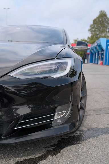 Tesla Model S 4 of 30