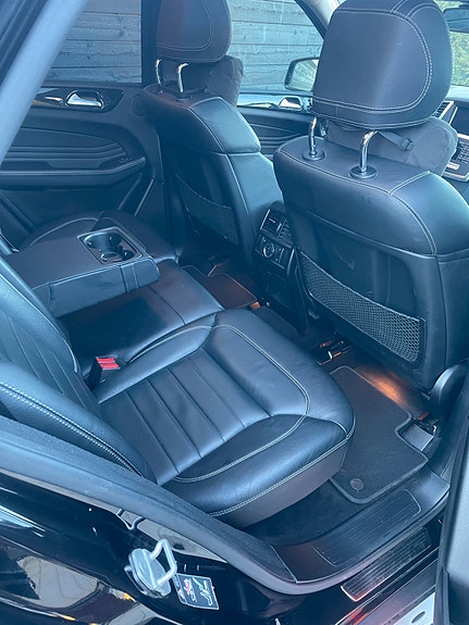 Mercedes-Benz ML250 22 of 26