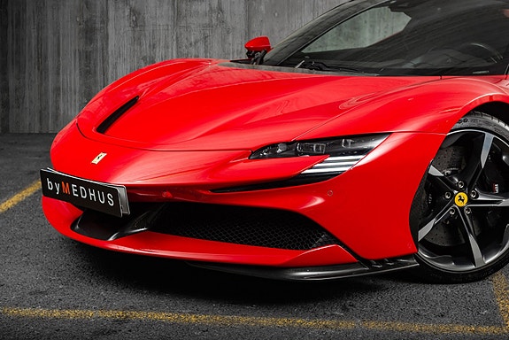 Ferrari SF90 Stradale 10 of 30