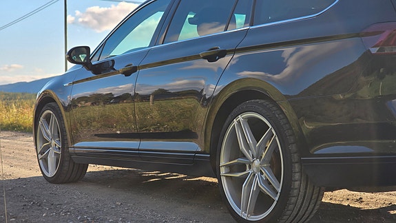 Volkswagen Passat 6 of 30