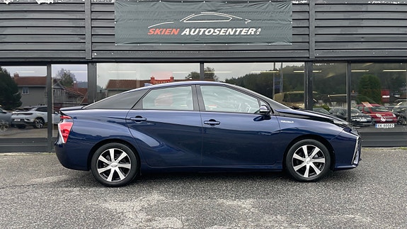 Toyota Mirai 3 of 22