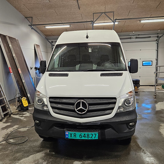 Mercedes-Benz Sprinter 319 2 of 18