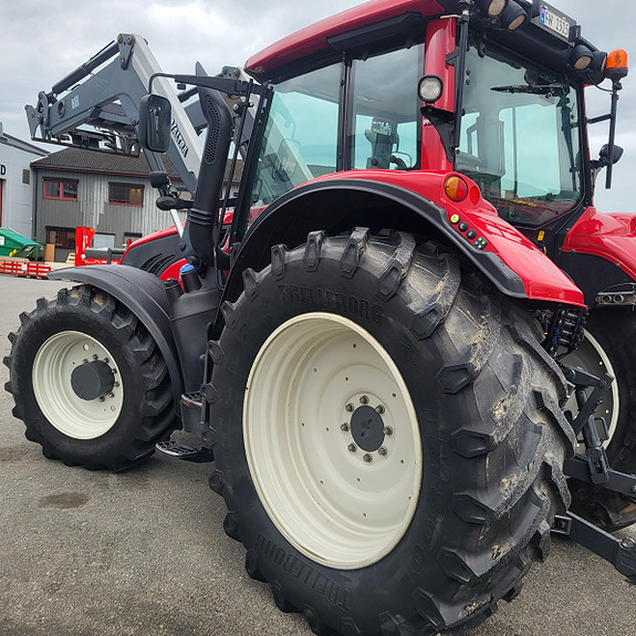 Valtra T213 VERSU 2014, kr 850 000,-