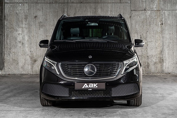 Mercedes-Benz EQV300 4 of 5