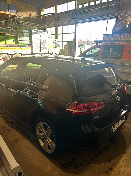 Volkswagen Golf VII 4 of 5