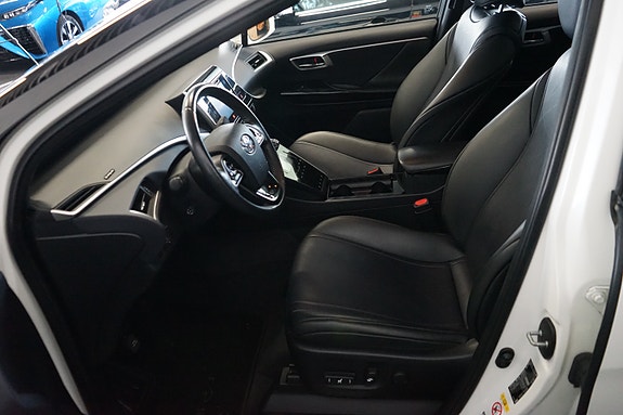 Toyota Mirai 5 of 9