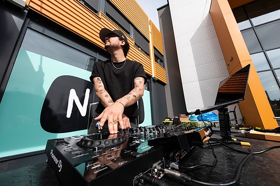 DJ på oppdrag/event

📷 Farhad Soufi