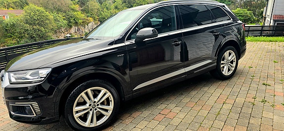 Audi Q7 3 of 22