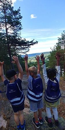 Foss barnehage på en av mange turer i skogen :)