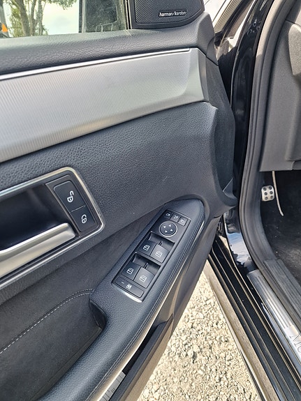 Mercedes-Benz E220 24 of 30
