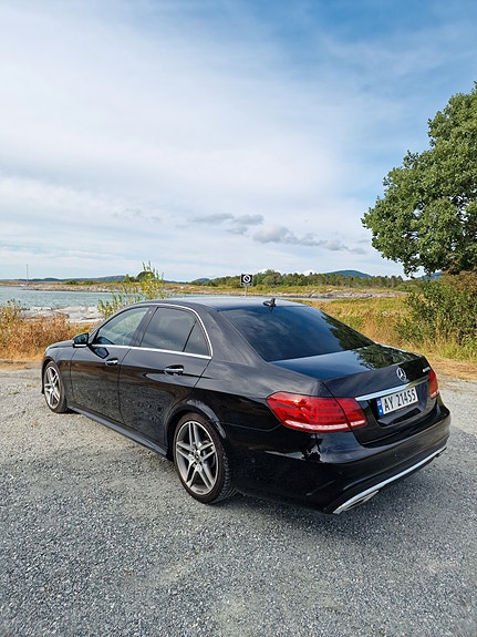 Mercedes-Benz E220 9 of 30