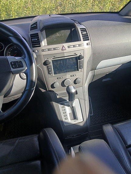 Opel Zafira 2 of 21