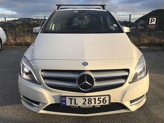 Mercedes-Benz B180 3 of 5