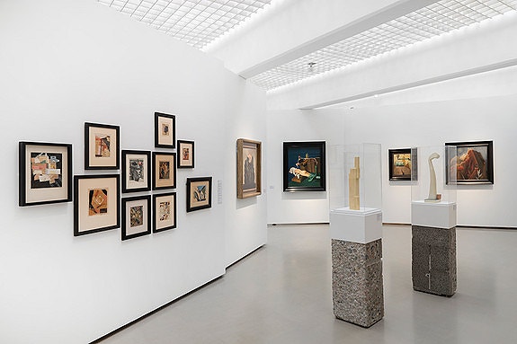 Henie Onstad har en rik samling på over 8000 verk.