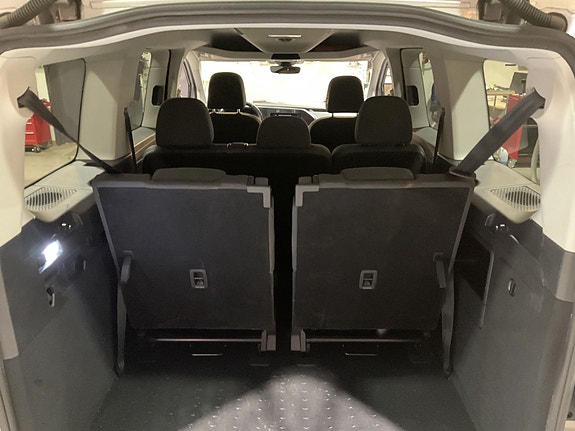 Volkswagen Caddy Maxi 9 of 27