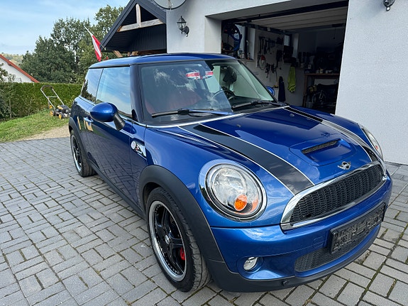 MINI Cooper S 9 of 30