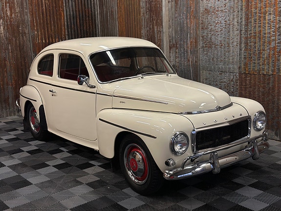 Volvo PV 2 of 30