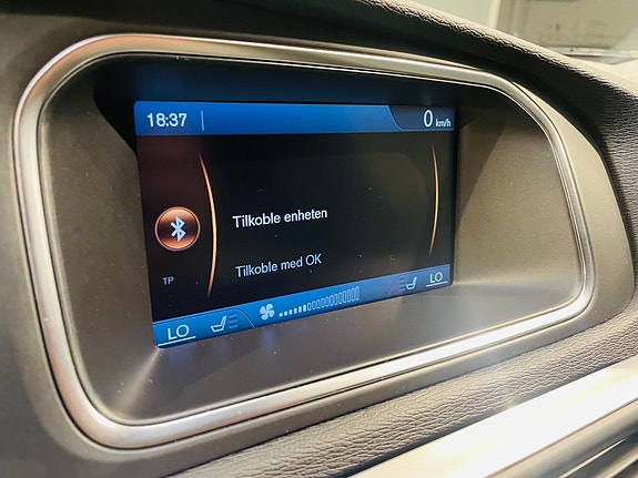 Volvo V40 Cross Country 19 of 30