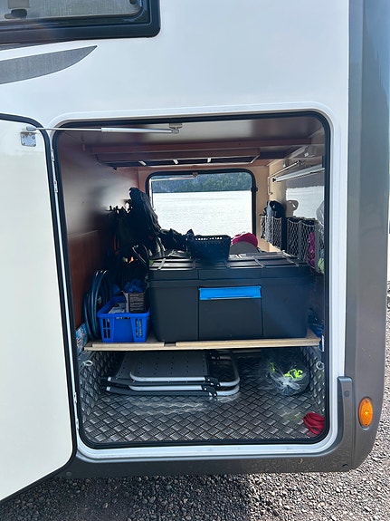 Mobilvetta K-Yacht Tekno Line 85 | lav km | ny reg. reim 24/4-26 | fukt- og gasstestet 7/8-25 | meget velholdt | enkle senger og senkeseng 10 of 30