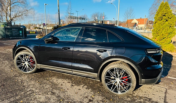 Porsche Macan 22 of 30