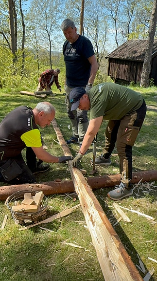Nettverk - å treffes og øve håndverk sammen styrker bygningsvernet, i tillegg er det trivelig :-)