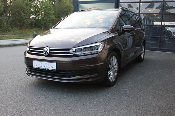 Volkswagen Touran 2 of 29