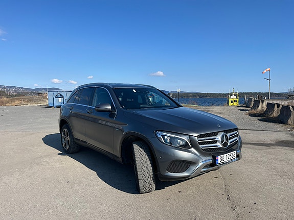 Mercedes-Benz GLC350 e 2 of 5