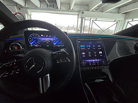 Mercedes-Benz EQE350 13 of 15