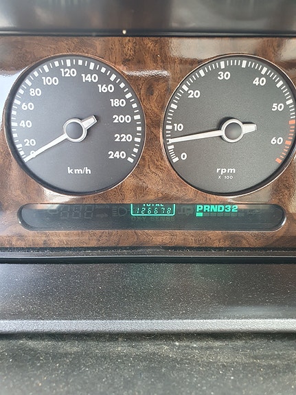 Jaguar XJ 8 of 22