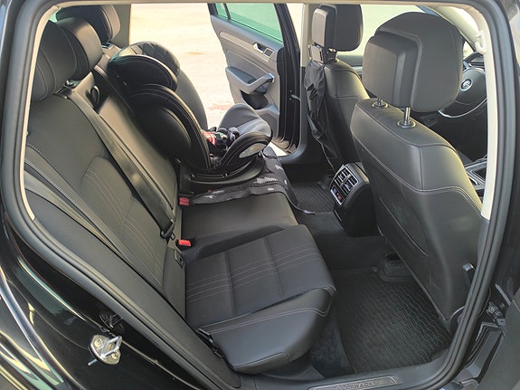 Volkswagen Passat Alltrack 15 of 30