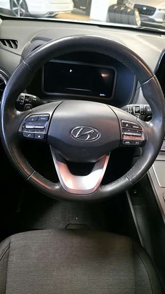 Hyundai Kona 12 of 28