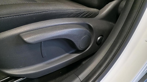 Hyundai Kona 8 of 28