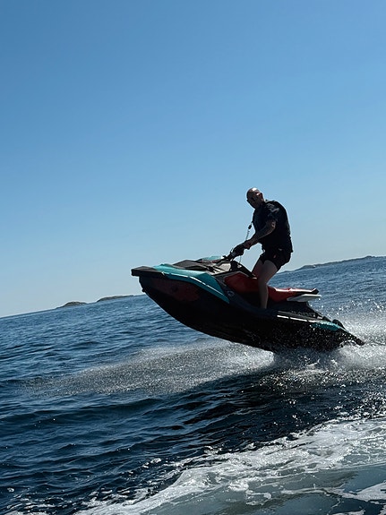 Vannskuter til Leie 8 of 12
