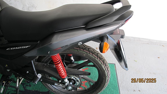 Honda CB 125F 8 of 9