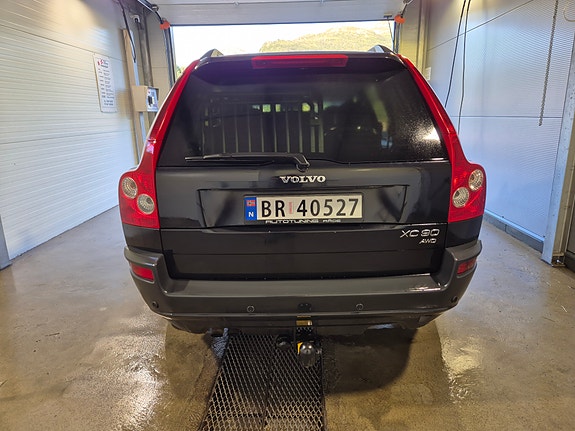 Volvo XC90 5 of 9