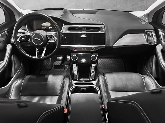 Jaguar I-PACE 26 of 30