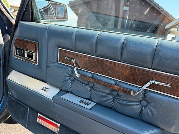 Chrysler New Yorker 8 of 23