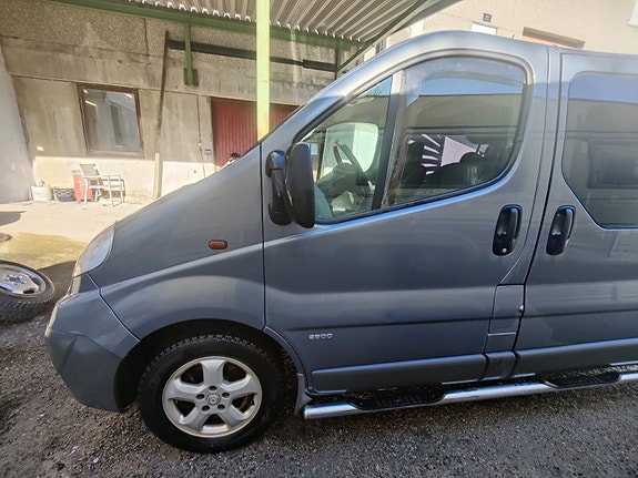 Opel Vivaro 12 of 23