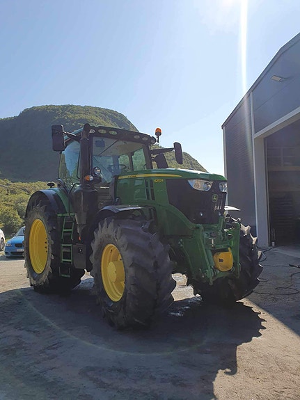 John Deere 6250R 15 of 18
