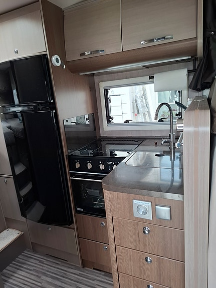 Adria Matrix Supreme SL 6 of 16