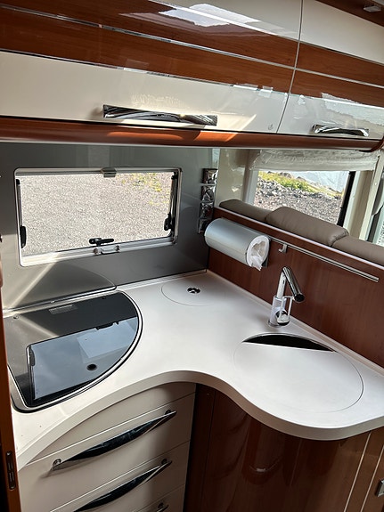 Mobilvetta K-Yacht Tekno Line 85 | lav km | ny reg. reim 24/4-26 | fukt- og gasstestet 7/8-25 | meget velholdt | enkle senger og senkeseng 20 of 30