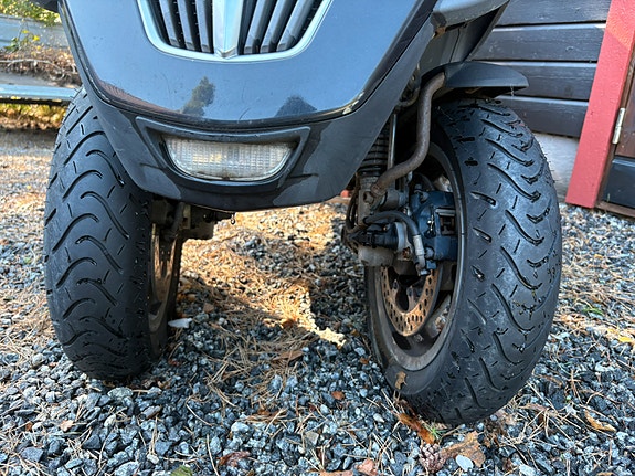 Piaggio MP3 300 LT 5 of 11